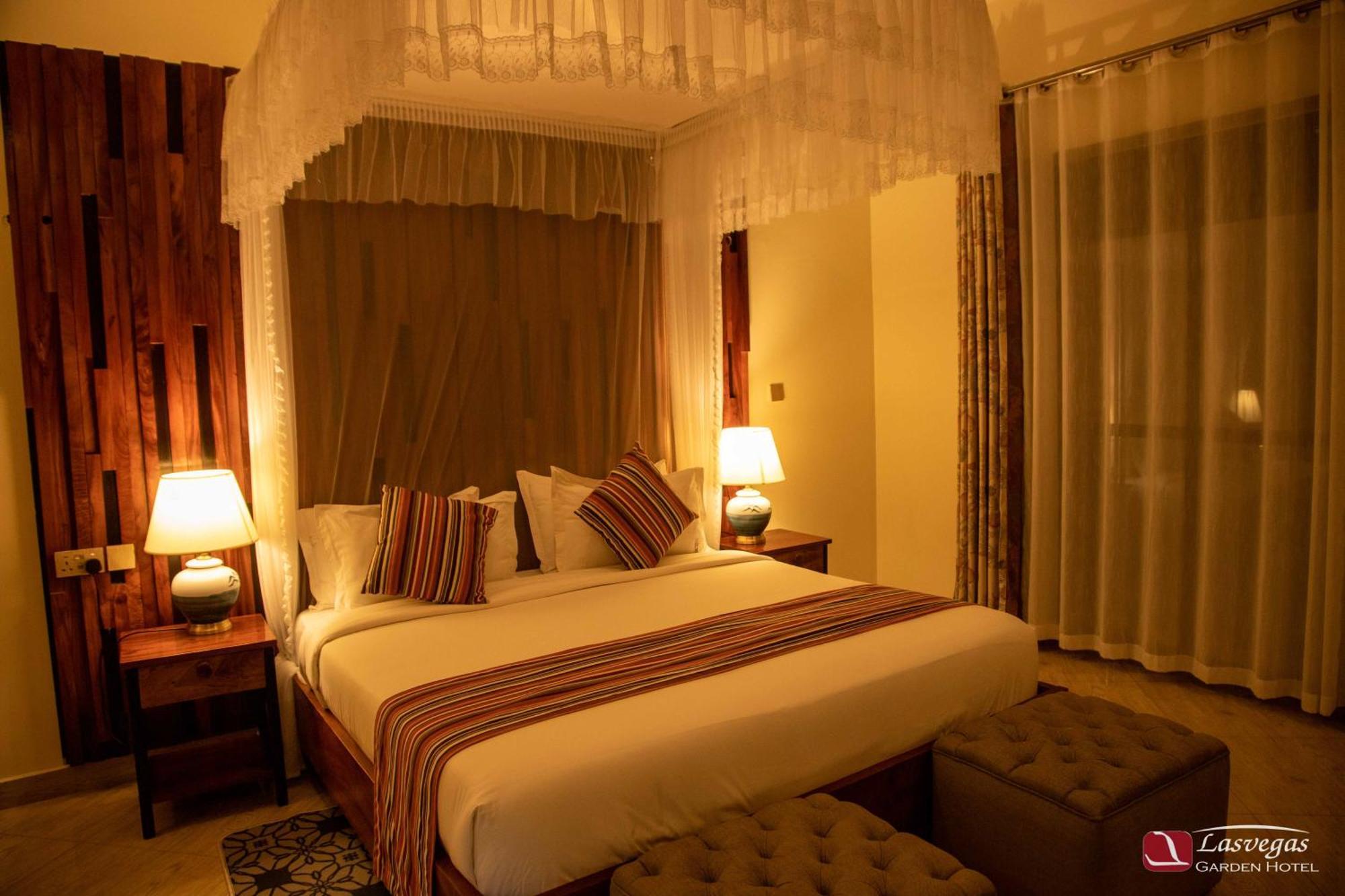 Las Vegas Garden Hotel Mbarara ภายนอก รูปภาพ